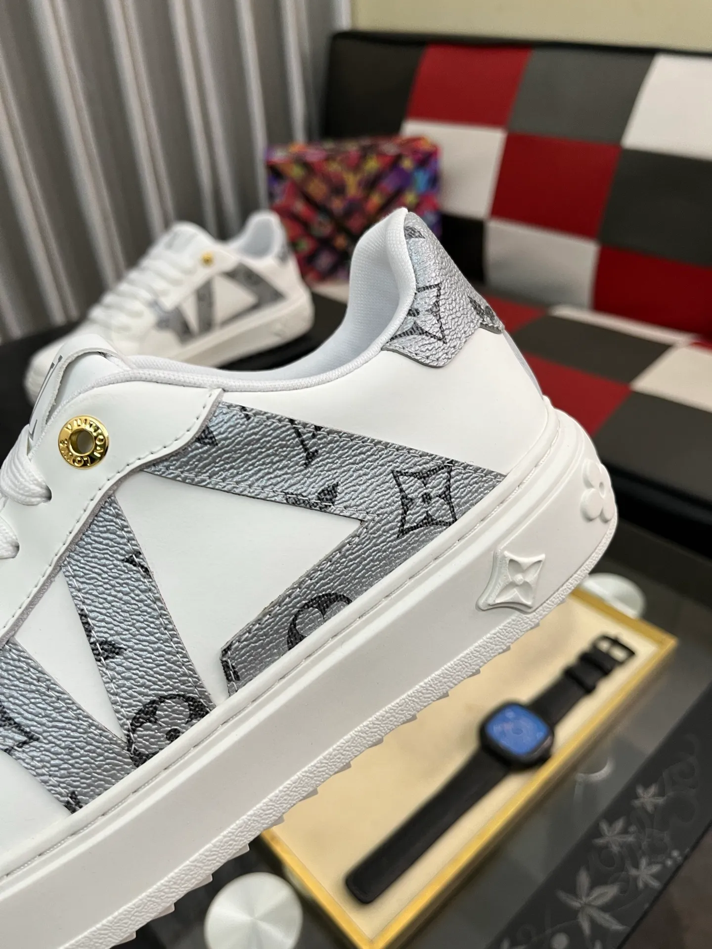 Men's shoes 💰520⌚️⌚️LV Louis Vuitton. The latest fashionable casual shoes are popular in physical stores. New spring and summer comfortable imported custom original cowhide, unique jacquard fabric element design. With sheepskin lining, Lv original bottom, [sun][sun] high-end packaging and high quality💪Details determine the quality, you can enter and leave the counter at will, welcome to compare🇮🇹Number of sizes 38-445️⃣Color options available
